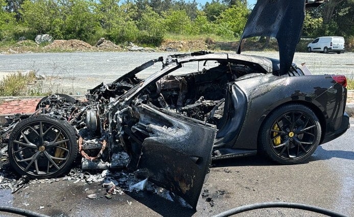 Beşiktaş Başkanı'nın oğlu ölümden döndü: 20 milyonluk Ferrari kül oldu