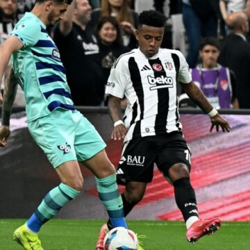 Beşiktaş üçüncülük şansını mucizeye bıraktı