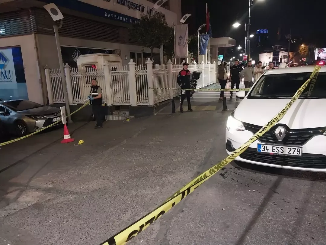 Beşiktaş'ta korkunç pusu: Parktan çıkan araca saldırı