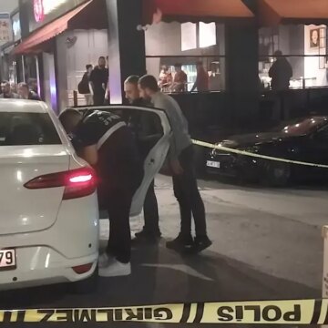 Beşiktaş’ta korkunç pusu: Parktan çıkan araca saldırı