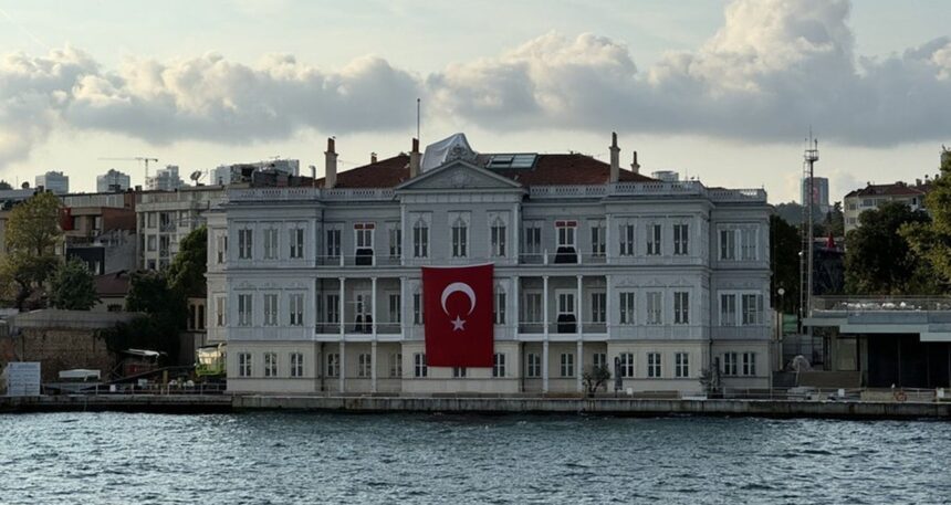 Boğazdaki yalılar AKP’liye gitti