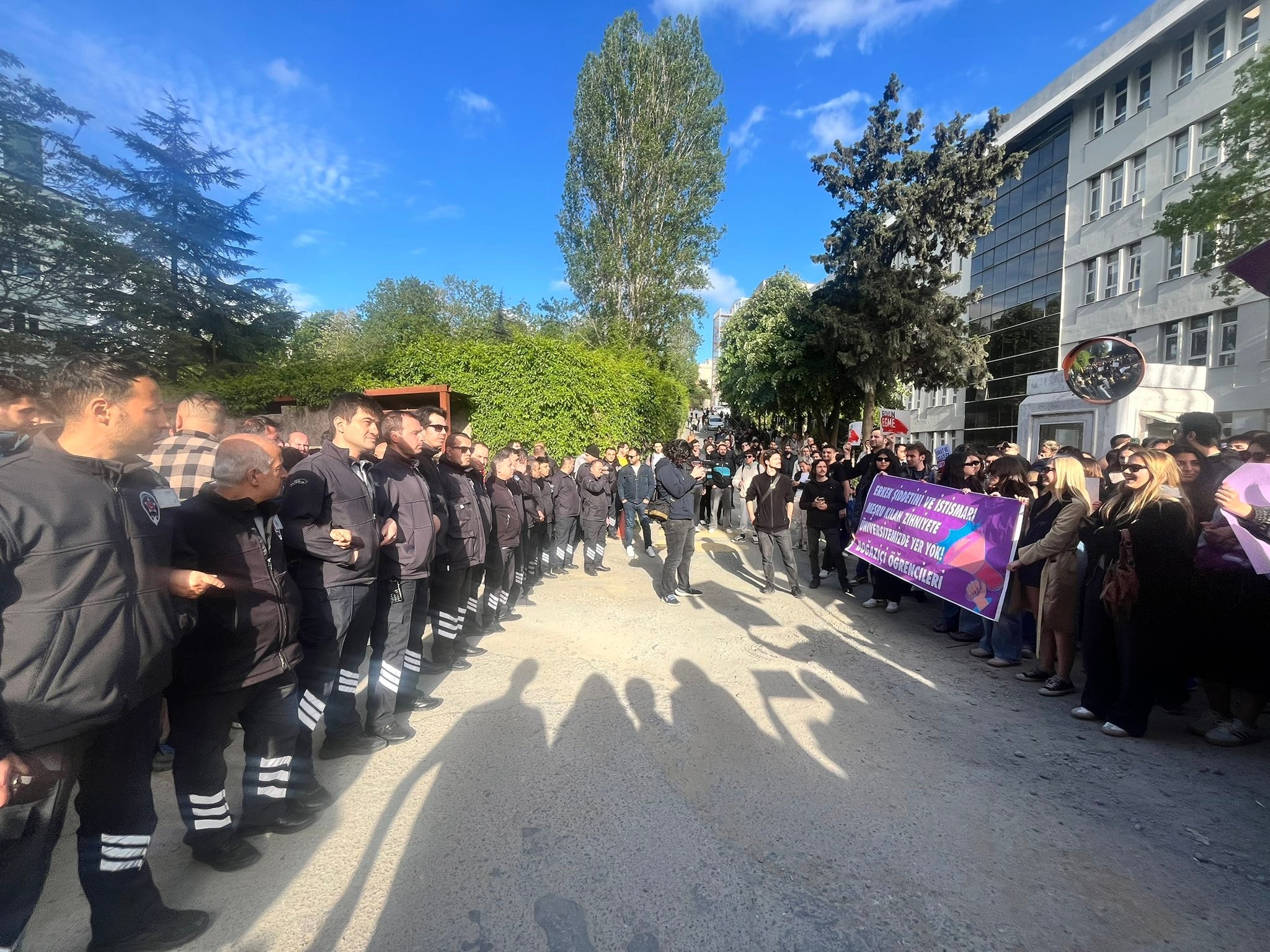 Boğaziçi Üniversitesi’nde Nurettin Yıldız protesto edildi! Polis okula girdi