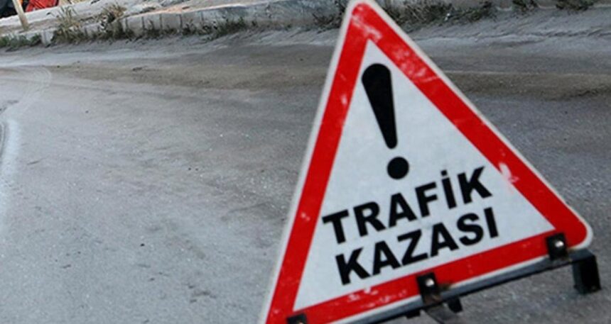Bolu’da kamyona çarpan otomobildeki sürücü yaralandı