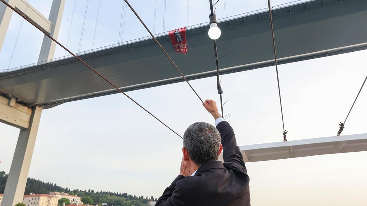 'Bu pankartı daha çok yere asacağız'
