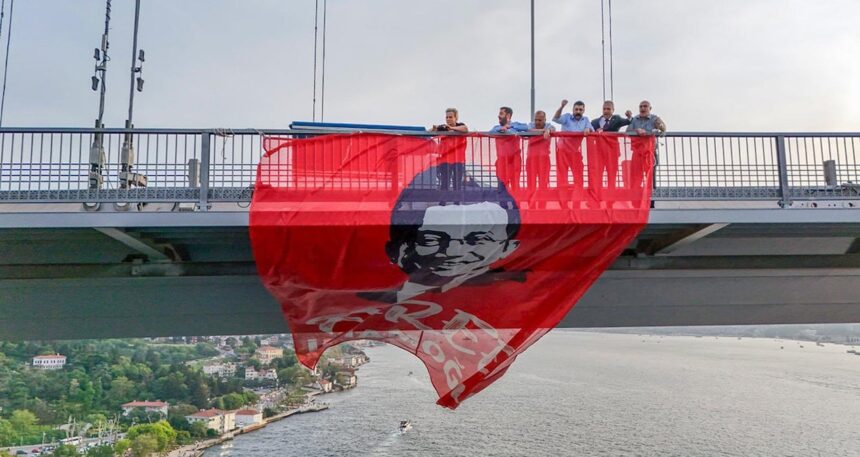 ‘Bu pankartı daha çok yere asacağız’