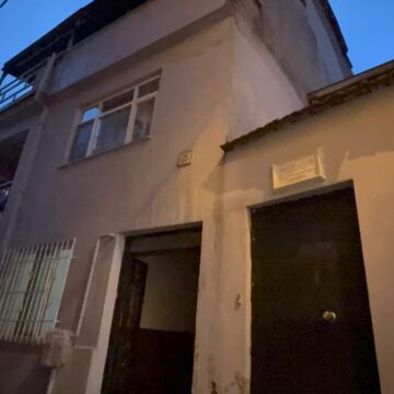 bursada-ev-yangini-yasli-kadin-can-verdi-xNKZ1387.jpg Bursa’da ev yangını: Yaşlı kadın can verdi