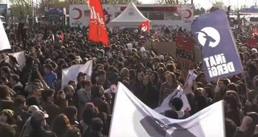 Bursa’daki gençler yargılanmaya devam ediyor: Avukatlara kimlik sorgusu tepkisi!
