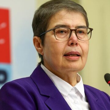 CHP’li Zeliha Aksaz Şahbaz: Yetersiz istihdam, hemşirelerin iş yükünü katlanamaz hale getirmiştir