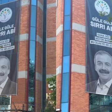 DEM Parti Genel Merkezi’ne Sırrı Süreyya Önder afişi asıldı: ‘Sana söz…’