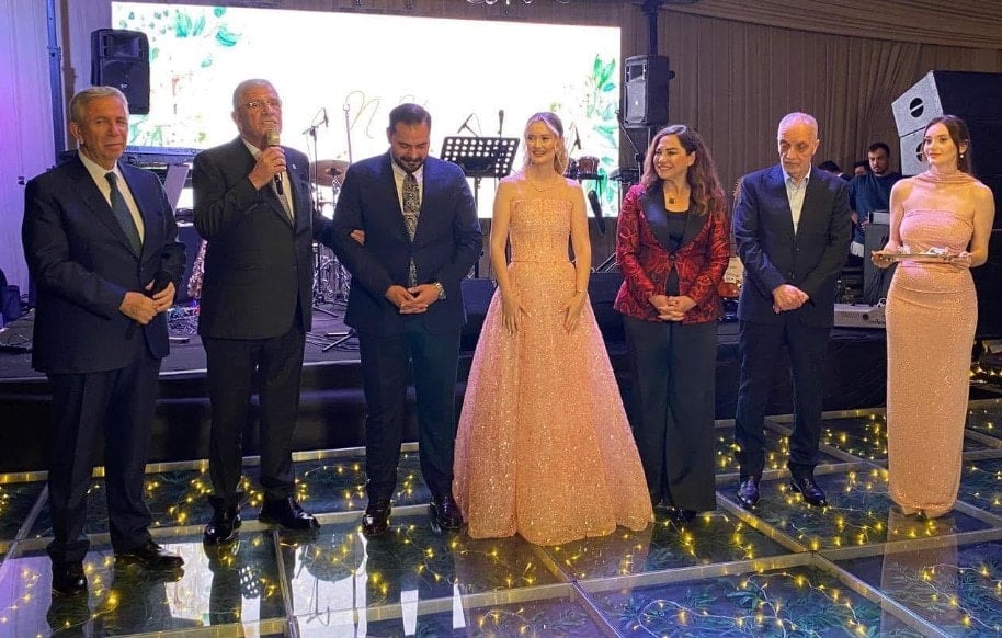Dervişoğlu ve Yavaş sürpriz bir ismin nişan törenine katıldı