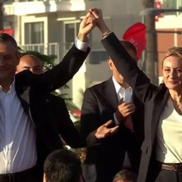 DEVA’dan istifa eden Seda Kaya Ösen CHP’ye katıldı