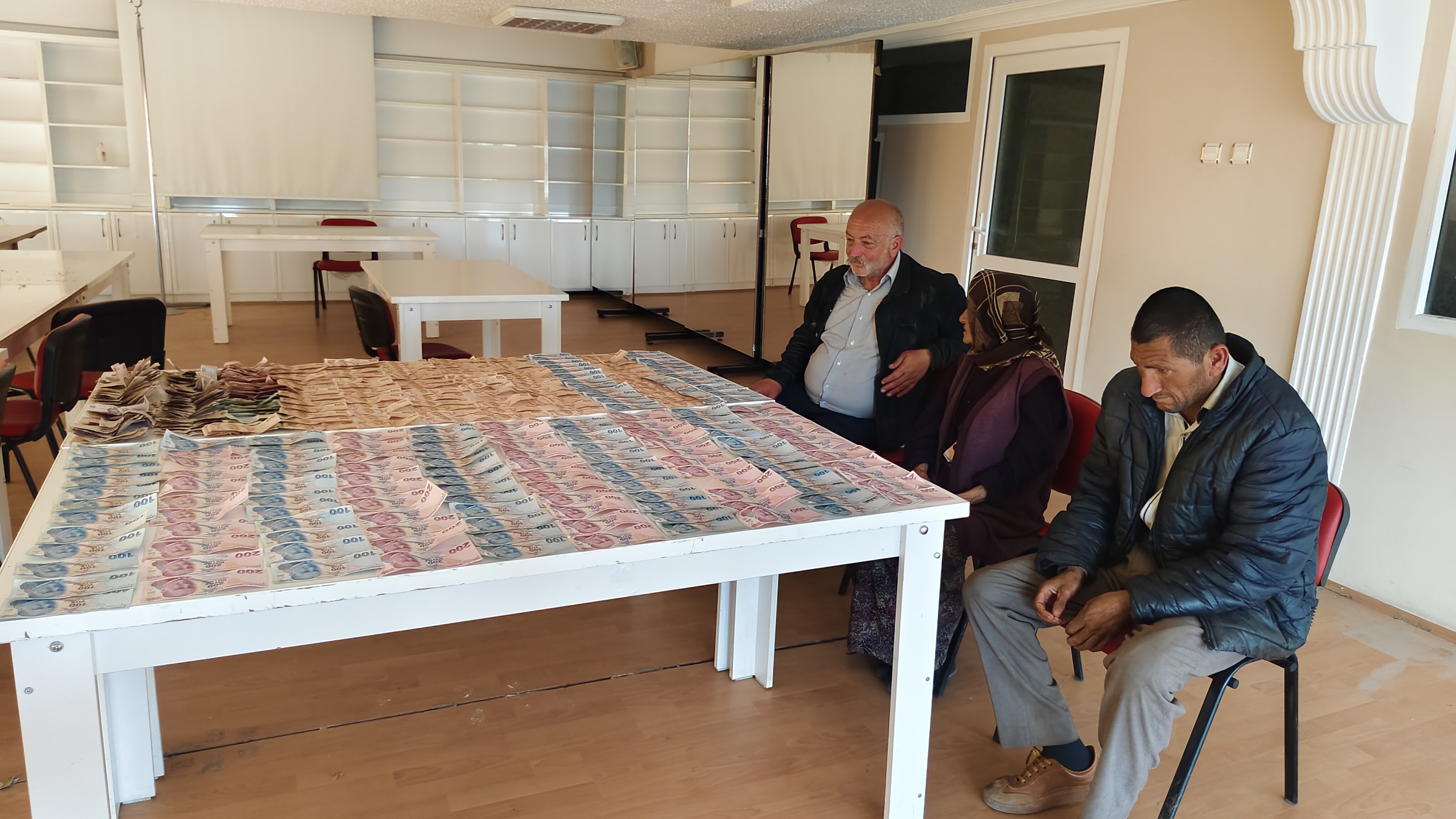Dilencilerin 5 saatte topladığı para 'pes' dedirtti