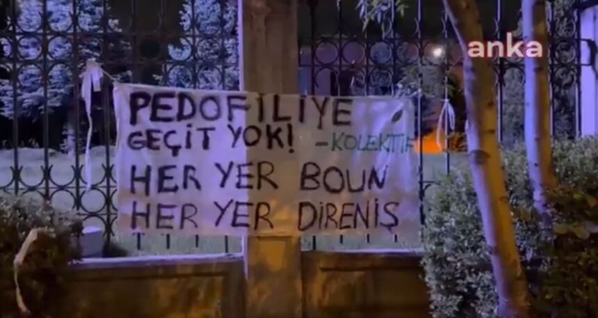 Diyanet’e pankartlı protesto: “Pedofiliye geçit yok!