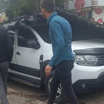 Diyarbakır ve Batman’da fırtına etkili oldu