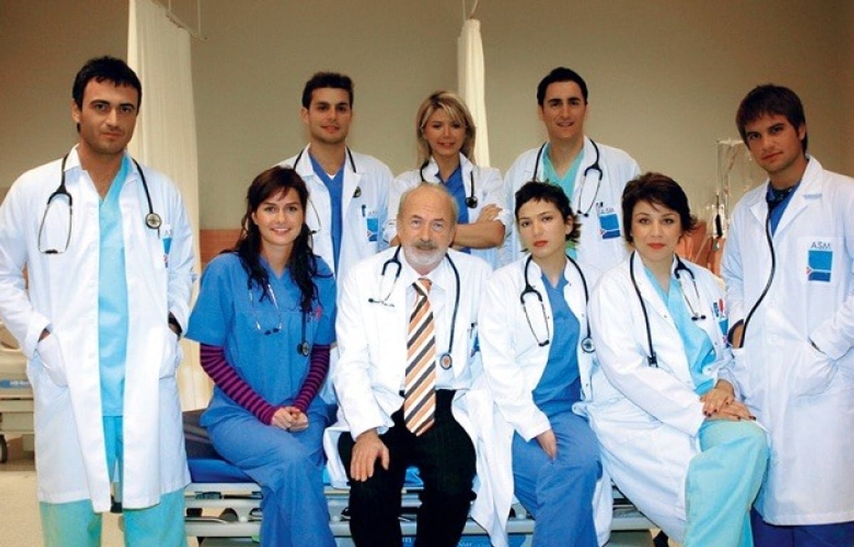 'Doktorlar' dizisinin yıldızları yıllar sonra bir arada