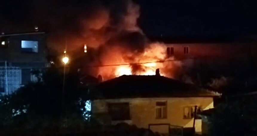 Edirne’de alevler geceyi aydınlattı: 3 evde hasar oluştu