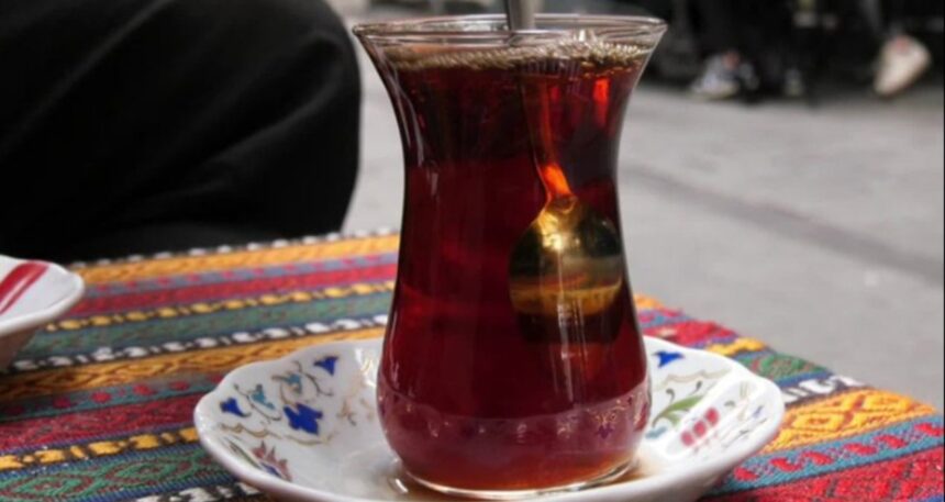 Emekliye askıda çay dönemi başladı