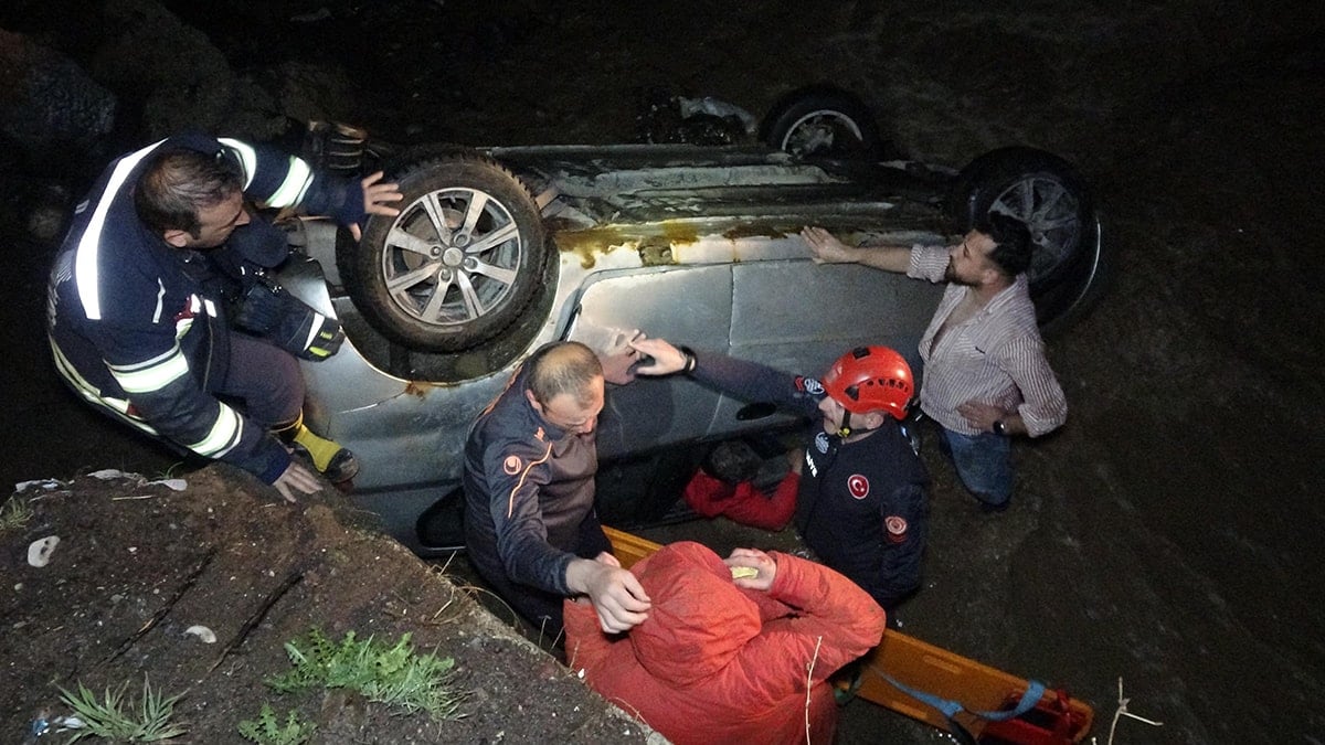 Erzurum’da otomobil dereye uçtu: Yaralılar var