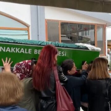 Eşinin vurduğu Zeynep’in tabutunu kadınlar taşıdı