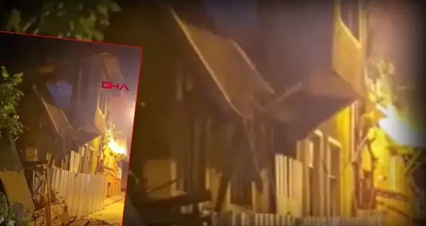 Fatih’te ahşap bina çöktü! Müdahale ediliyor