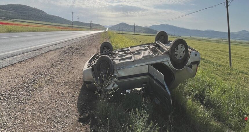Gaziantep’te otomobil şarampole devrildi! 4 yaralı var