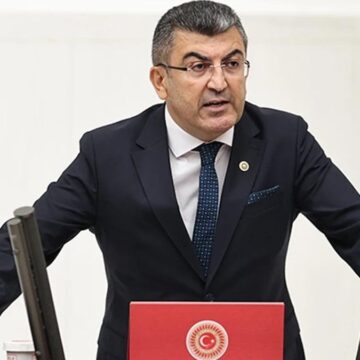 Gelecek Partisi’nde kritik istifa! AKP’ye geçecek