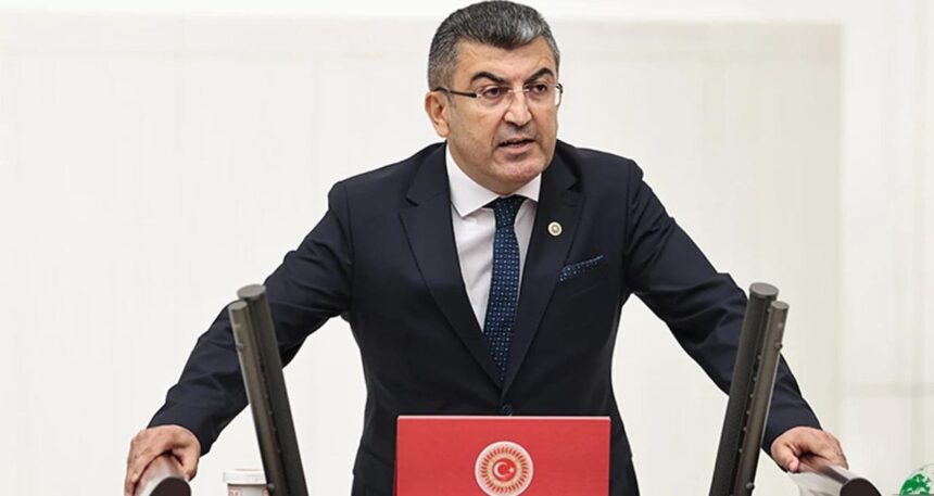 Gelecek Partisi’nde kritik istifa! AKP’ye geçecek