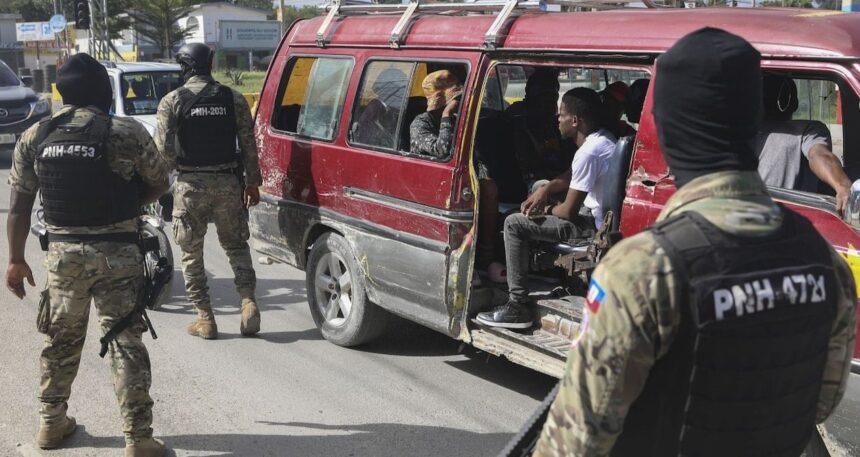 Haiti’de silahlı çete kasabaya saldırdı: 50 kişi öldürüldü!