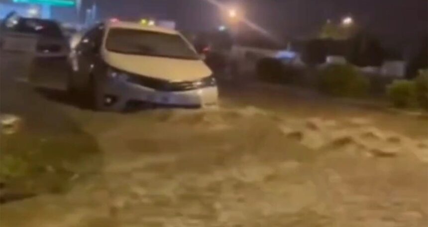 Hatay’da sağanak ve dolu hayatı felç etti