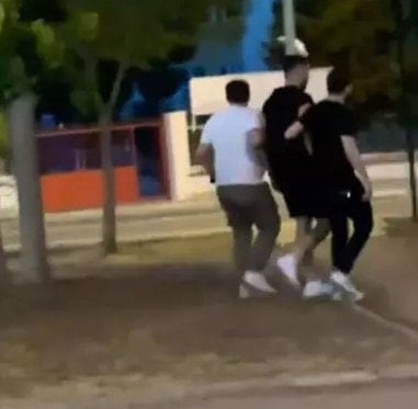 İki adliye personeli 200 bin lira rüşveti kafede alırken suçüstü yakalandı
