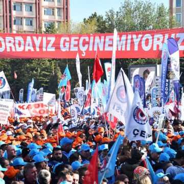 İktidarı protesto Türk-İş’ i korkuttu