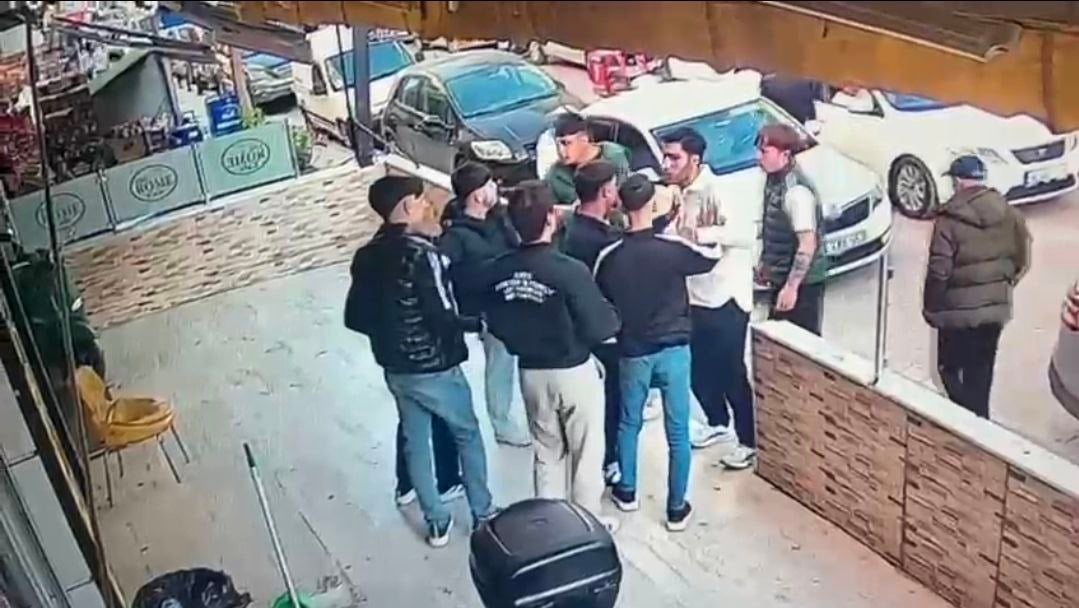 İnternet kafede bıçaklı kavga