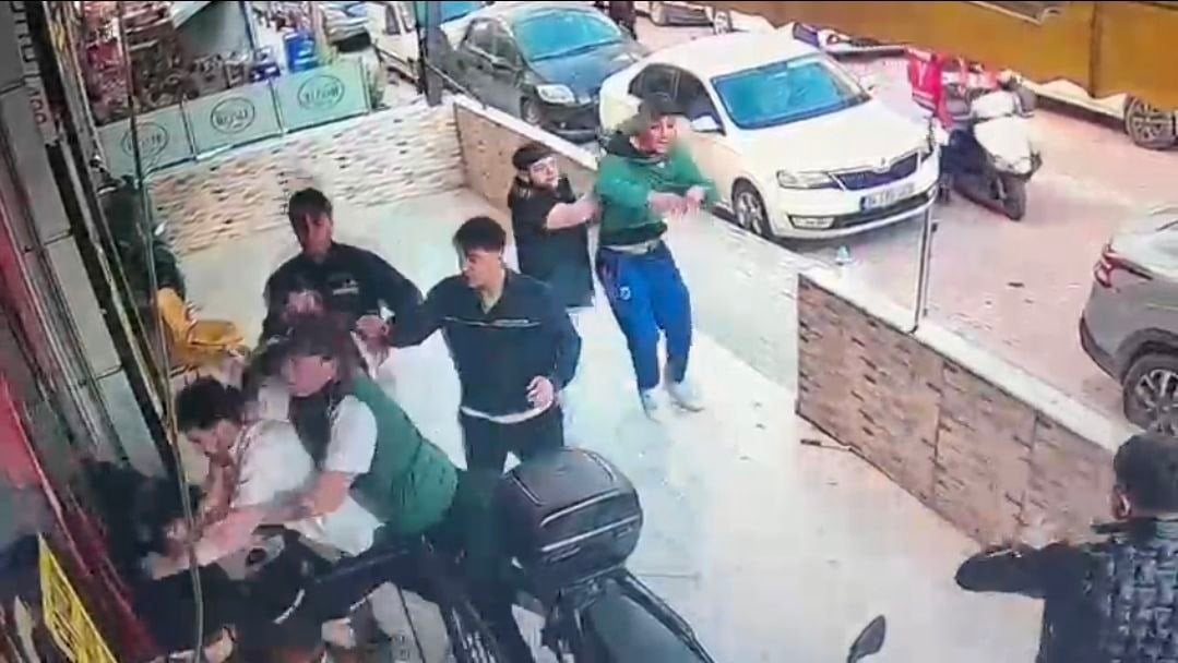 İnternet kafede bıçaklı kavga