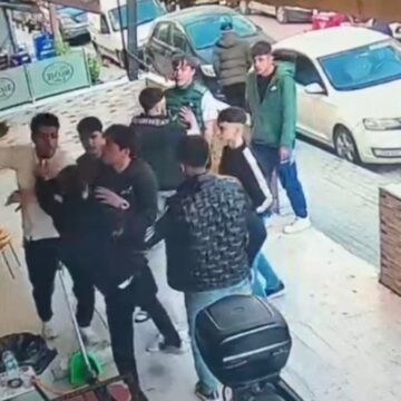 İnternet kafede bıçaklı kavga