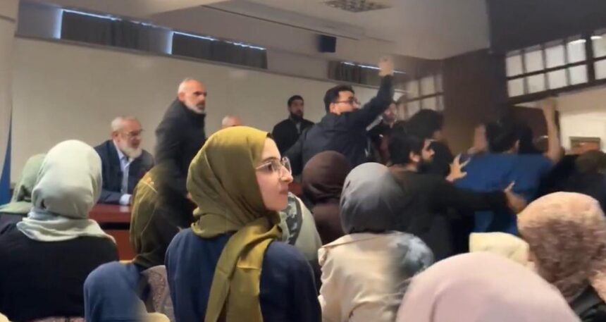 İslamcı Nurettin Yıldız Boğaziçi’nde konuştuğu salonda protesto edildi