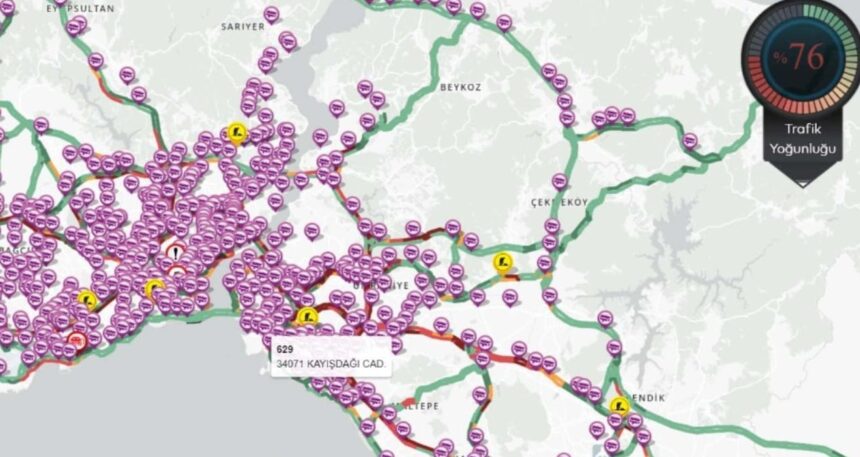İstanbul trafiği durma noktasına geldi: Yağmur etkili oldu