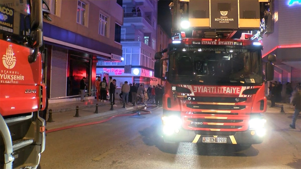 İstanbul'da mahalleyi sokağa döken yangın: Mahur kalanlar oldu