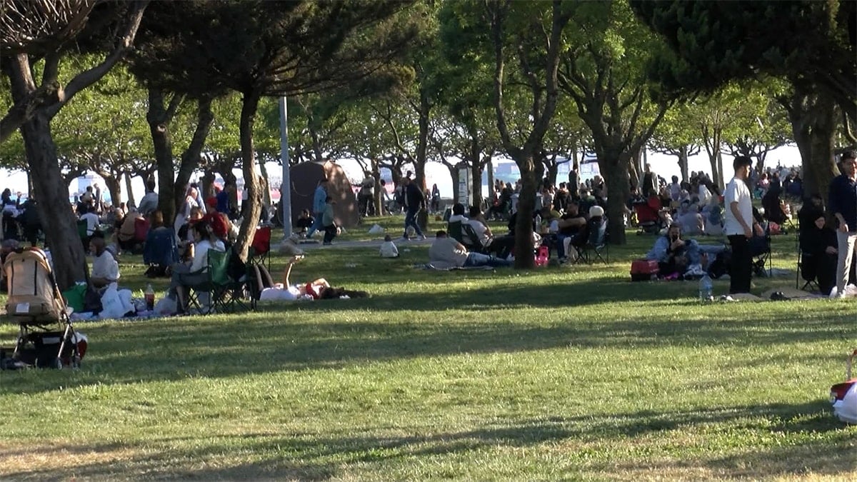 İstanbul'da sıcak hava haklı sahile ve parklara döktü
