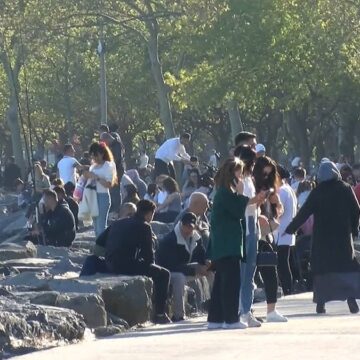 İstanbul’da sıcak hava haklı sahile ve parklara döktü