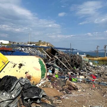 İzmir Aliağa’da 15 bin ton zehirli atık insan ve çevre sağlığını tehdit ediyor