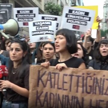 Kadınlar Bahar Aksu için sokağa çıktı