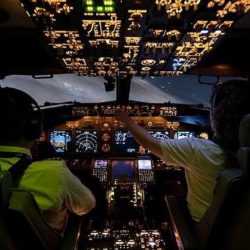 Kaptan tuvalete gitti, yardımcı pilot bayıldı: 200 yolcu taşıyan uçak 10 dakika pilotsuz uçtu