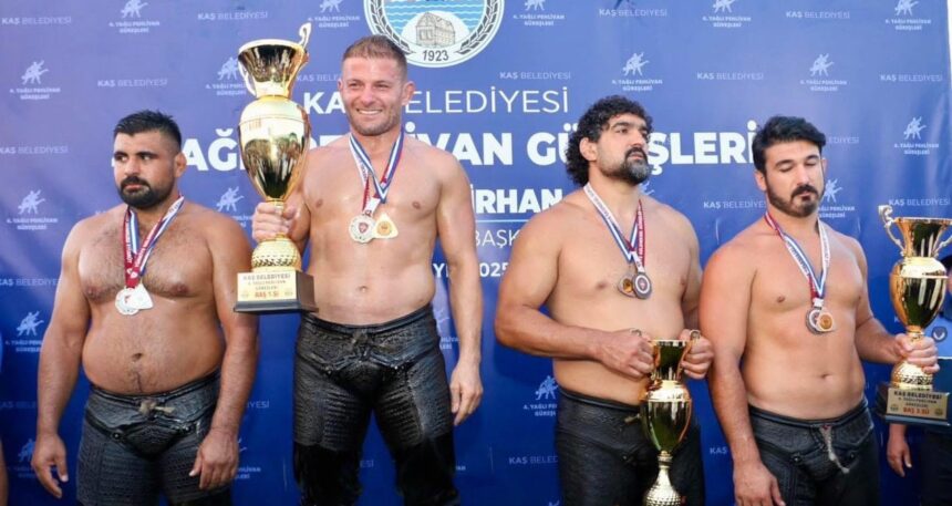 Kaş’ta başpehlivan İsmail Balaban