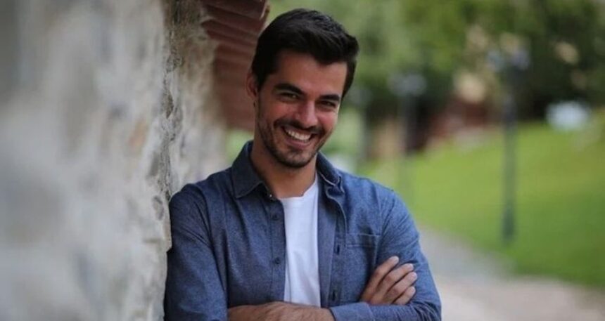 Kaza geçiren ünlü oyuncu Berk Atan’dan günler sonra ilk fotoğraf