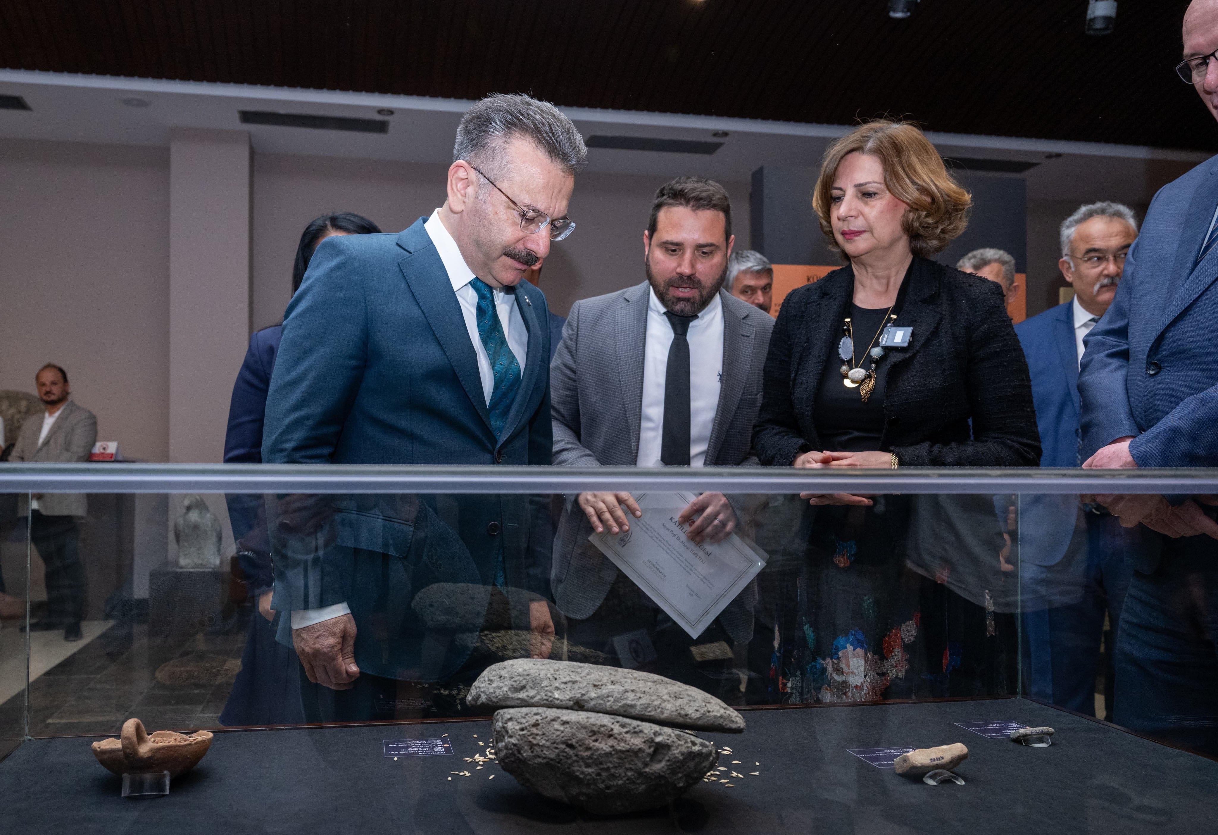 Kazı çalışmalarında bulunan 5 bin yıllık ekmek, yeniden üretilerek Halk Ekmek'te satılacak!