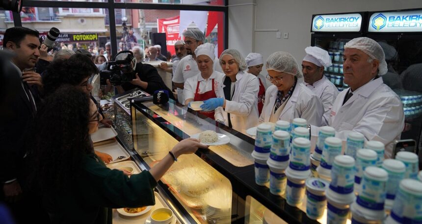Kent lokantasını öğretmeni ve eşi açtı