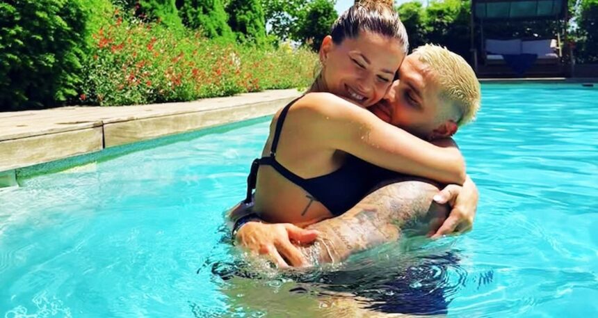 Mauro Icardi, China Suarez ile evinin havuzunda aşk perçinledi