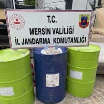 Mersin’de yüzlerce kilo sıvı metamfetamin ele geçirildi