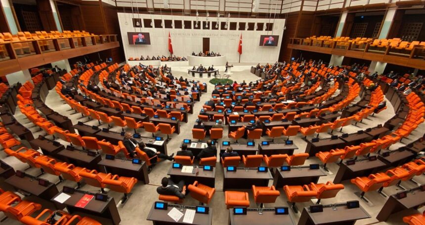 Önder’in vefatının ardından Meclis’te vekil sayısı 592’ye düştü