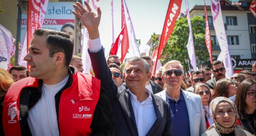 Özgür Özel’den AKP’li gençlere Erdoğan çağrısı